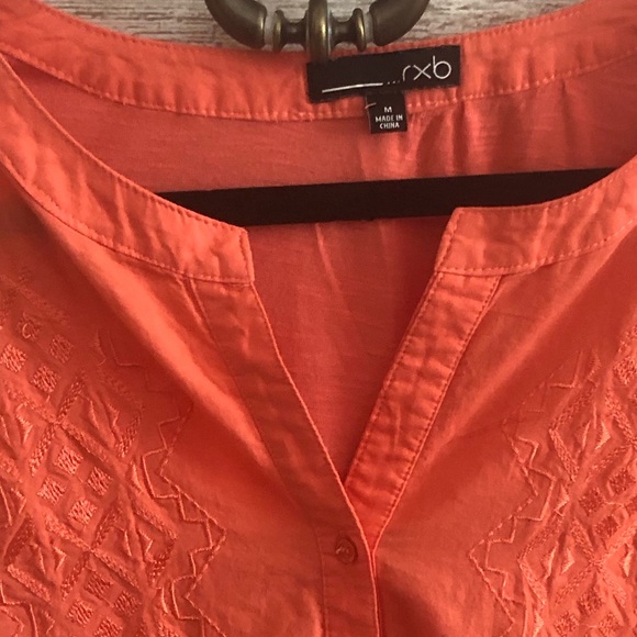 Coral sleeveless top - Picture 3 of 3